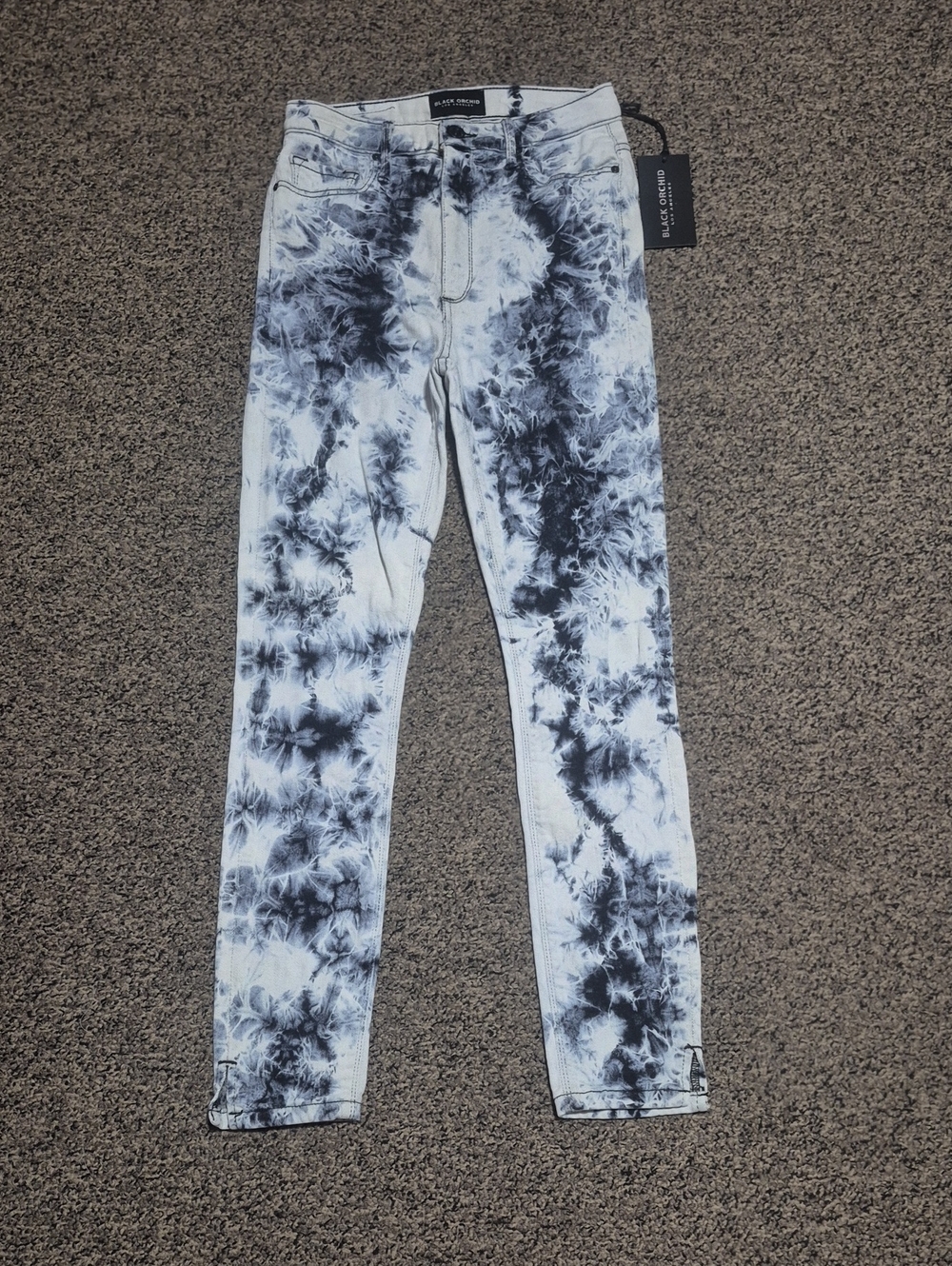 Black Orchid Women's Skinny Tie-Dye Jeans in Dark Blue and White